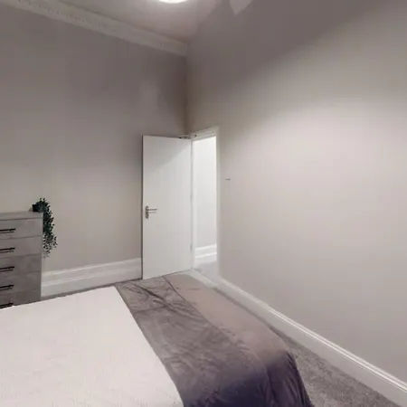 Appartement Queens Road Five Bedroom Flat