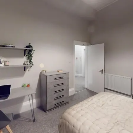 Appartement Queens Road Five Bedroom Flat *