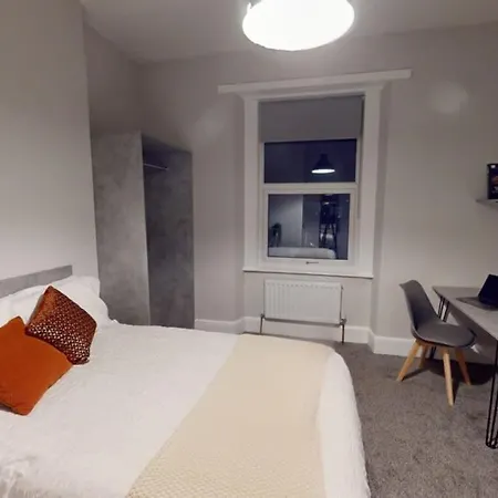 Queens Road Five Bedroom Flat Bristol
