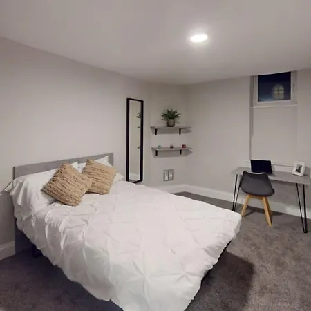 Lägenhet Queens Road Five Bedroom Flat Bristol