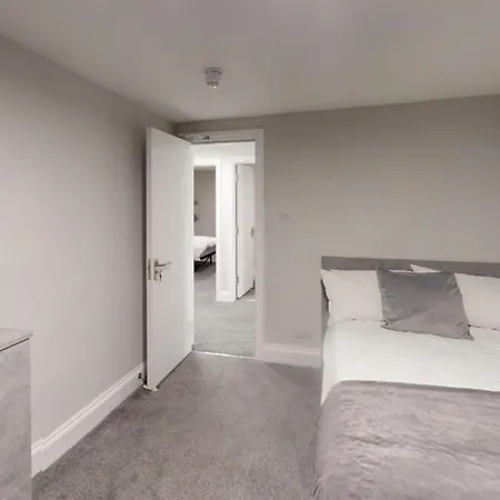 Lägenhet Queens Road Five Bedroom Flat