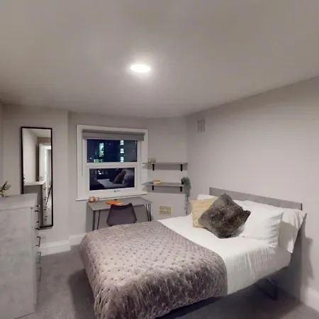 Lägenhet Queens Road Five Bedroom Flat Bristol